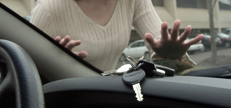 vehicle lockout service Grass Valley